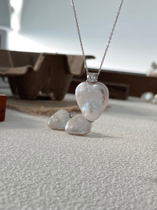 Sparkling Heart Baroque Necklace