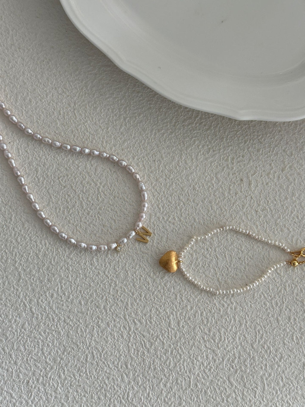 Matte Heart Delicate Pearl Bracelet
