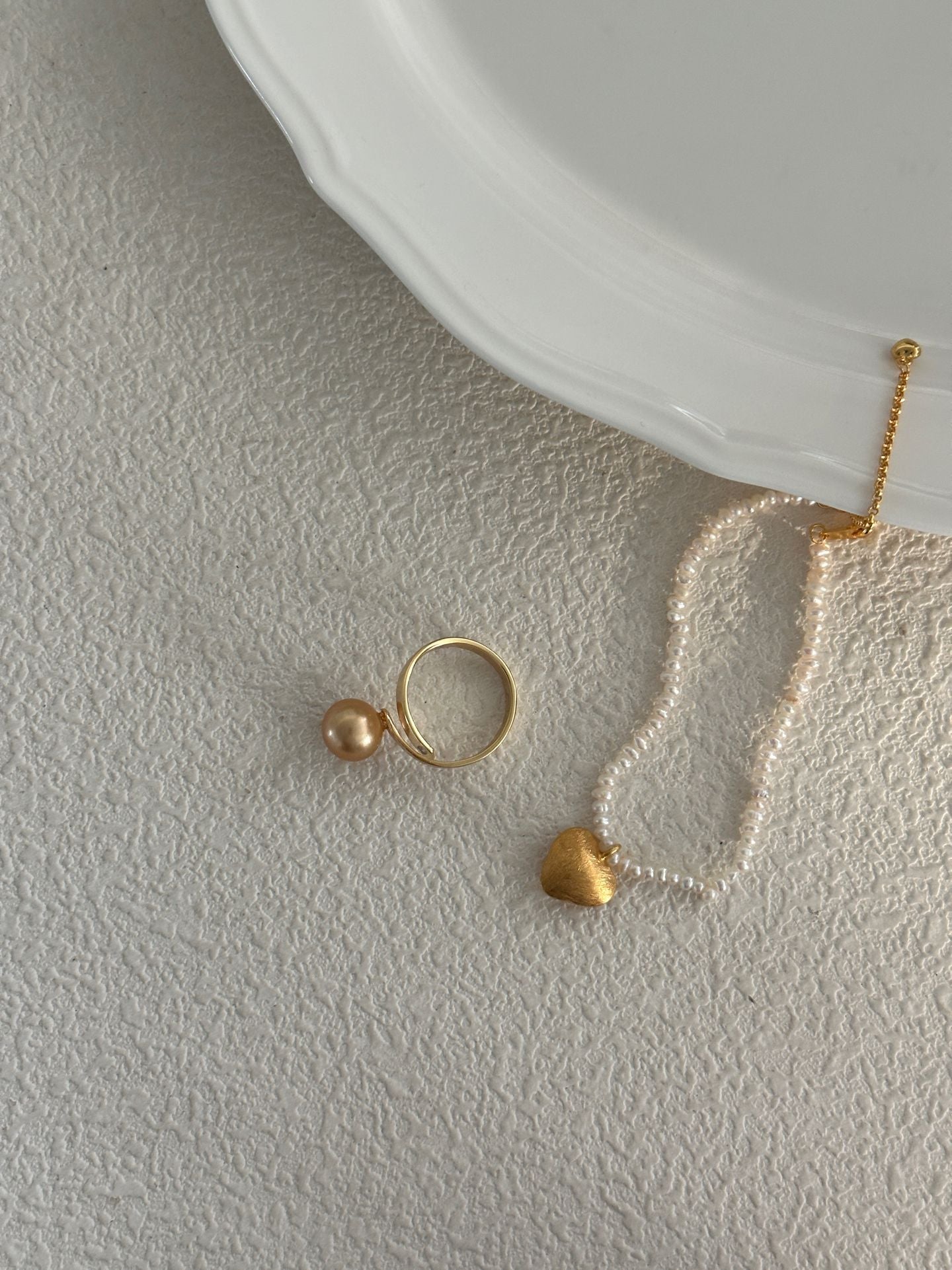 Matte Heart Pearl Bracelet - Delicate Romantic Chain Bracelet